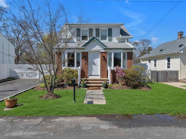 3 William Street, East Northport NY 11731