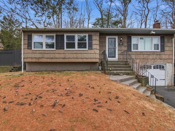 14 Narcissus Road, Rocky Point NY 11778