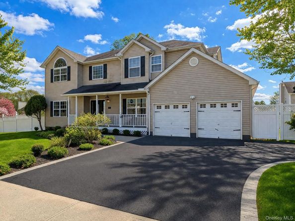 71 Elm Avenue, Coram NY 11727