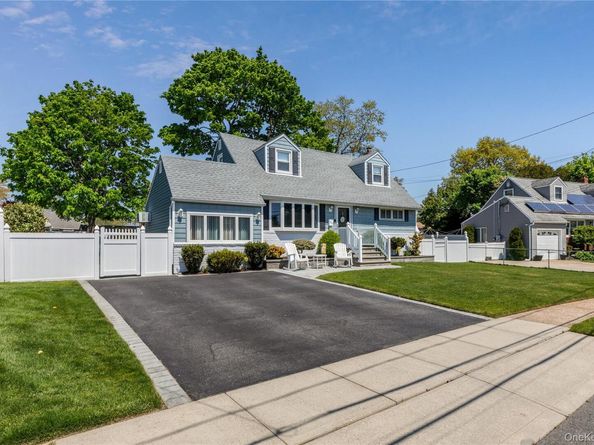 317 Oconnor Road, North Babylon NY 11703