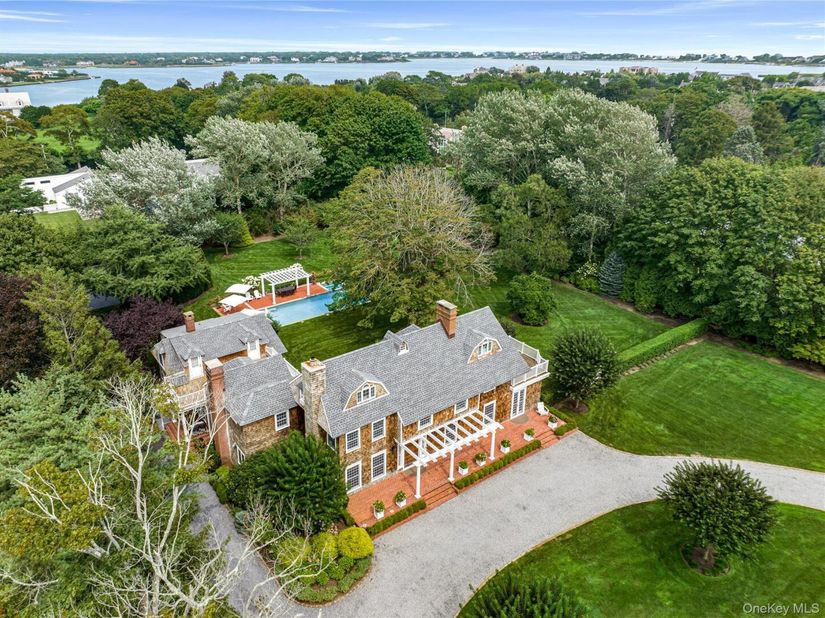 92 Beach Lane, Westhampton Beach NY 11978
