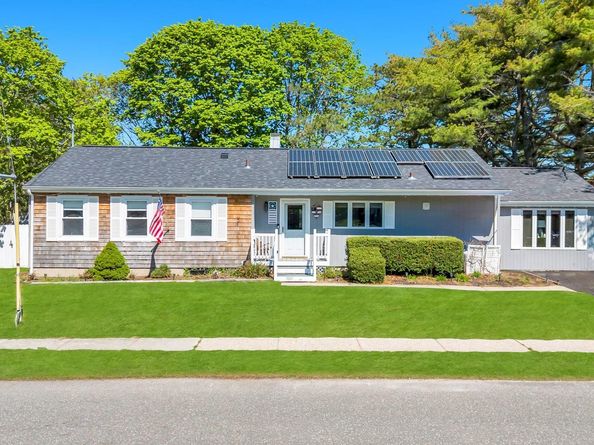 729 Ent Avenue, Westhampton NY 11978