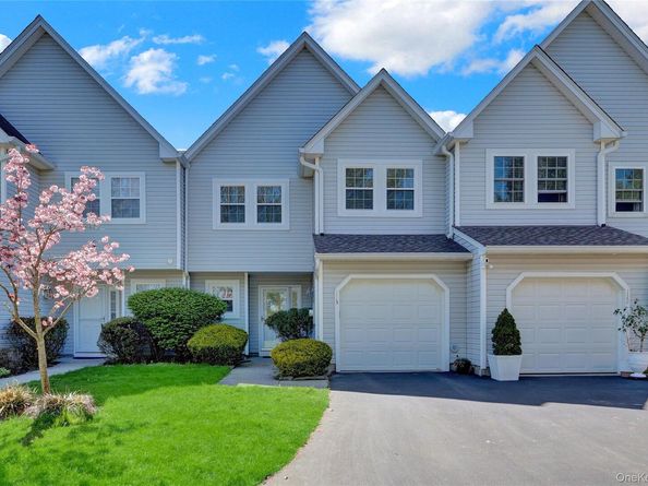 113 Erin Lane, East Setauket NY 11733