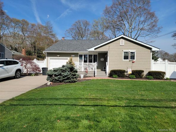 59 Lumur Drive, Sayville NY 11782