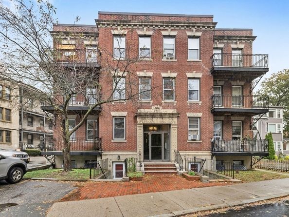 8 Kinross Rd 2, Boston MA 02135