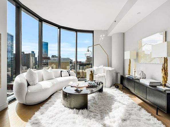 55 Lagrange St 1404, Boston MA 02116