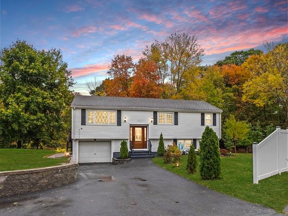 217 Park St, North Reading MA 01864