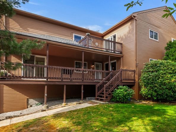 33 Country Club Ln D, Milford MA 01757