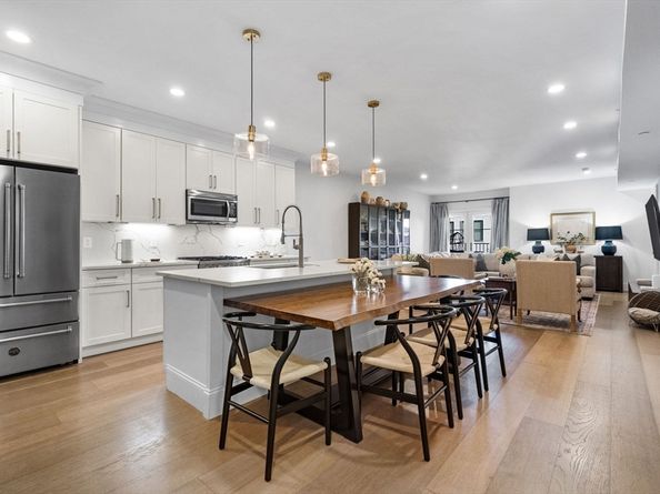 258-260 W 3rd St 1, Boston MA 02127