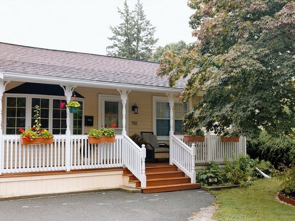 782 Ash St, Brockton MA 02301