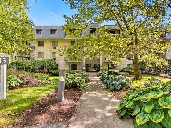 85 Commons Dr 210, Shrewsbury MA 01545