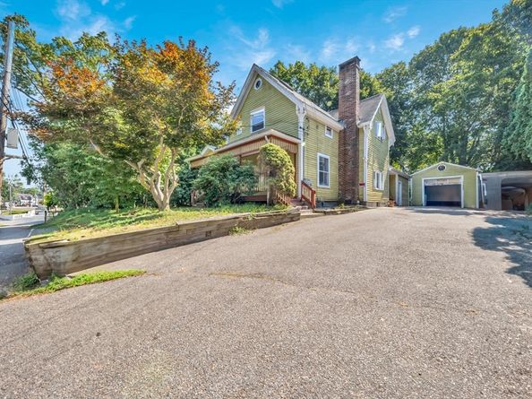 56 Park St, Hudson MA 01749