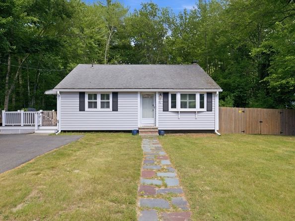 82 Twelfth Ave, Brockton MA 02302