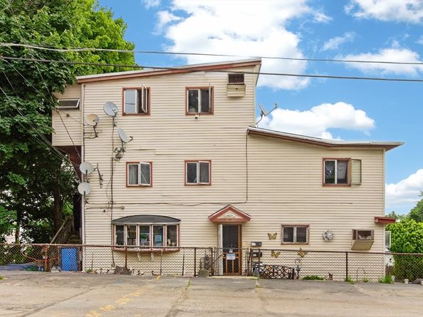 55 Canton St, Fitchburg MA 01420
