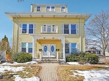 123 White St