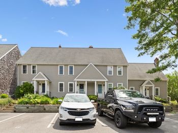 474 Twin Lakes Dr