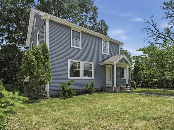 190 Manomet St, Brockton MA 02301