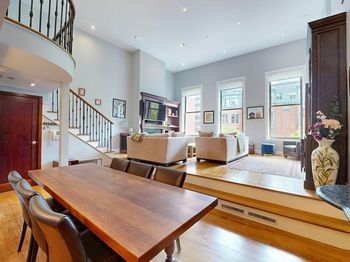 201 Newbury St