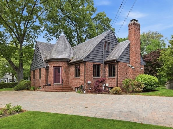 127 Larchmont Road, Melrose MA 02176