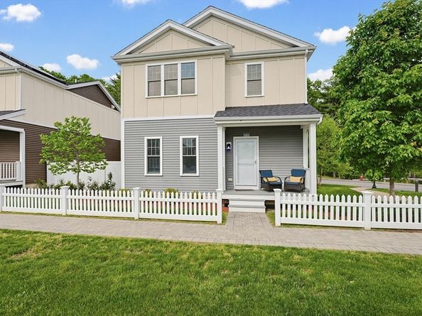 27 Cleary Cir 27, Norfolk MA 02056