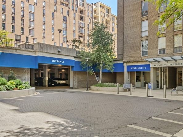 44 Washington St 1113, Brookline MA 02446