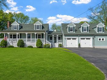 97 Hartwell Rd