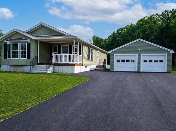 102 Topaz Terrace, Gardner MA 01440
