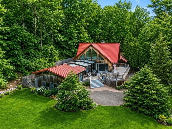 58 Lakeshore Dr Ext, West Brookfield MA 01585