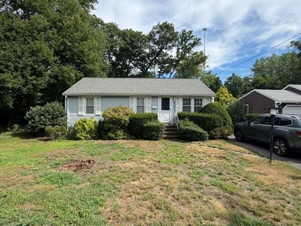 321 Common St, Braintree MA 02184