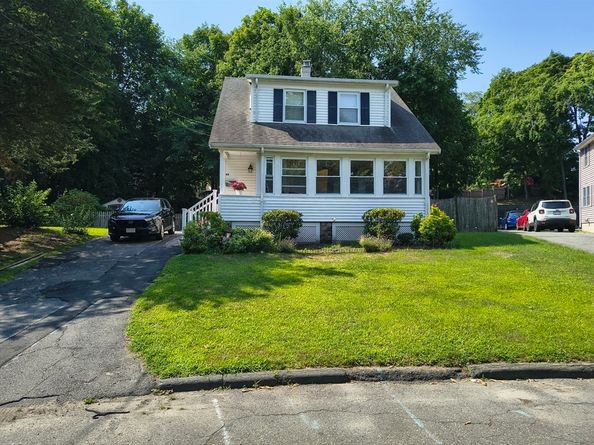 66 Edgemere Rd, Lynn MA 01904