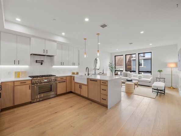 136 West 8th 3, Boston MA 02127