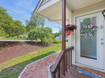 1 Strathmore Shire Dr