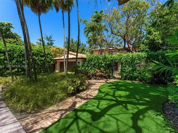 6121 La Gorce Dr