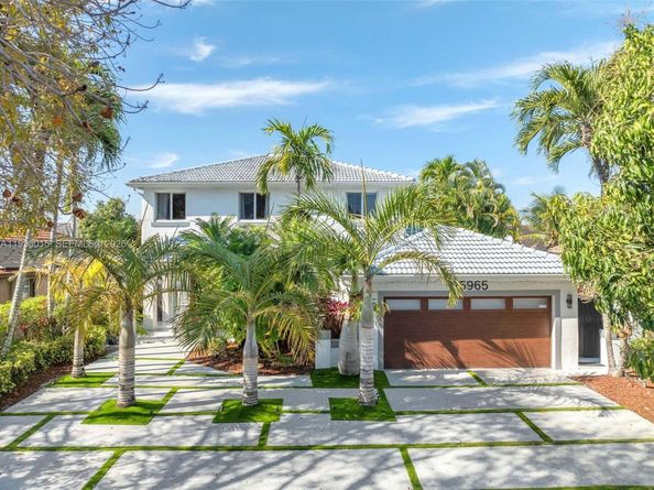 15965 SW 98th St, Miami FL 33196