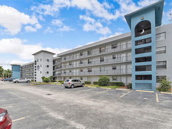 2775 W 52nd St 305, Hialeah FL 33016