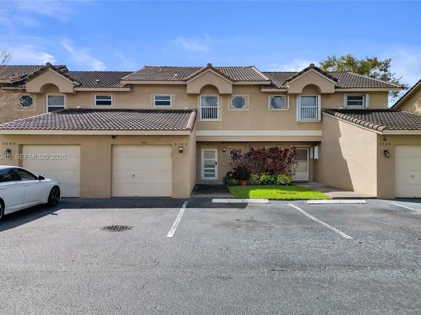 3703 NW 91st Ln, Sunrise FL 33351