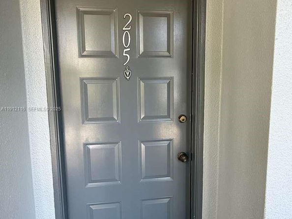 Undisclosed Address #A11912116, Pembroke Pines FL 33027