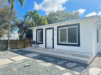 44 NW 40th St