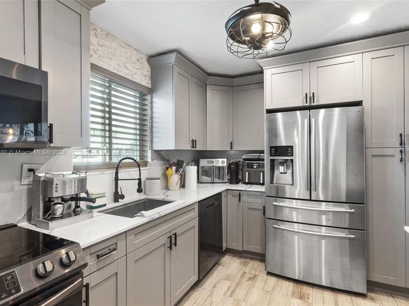 3510 SW 87th Ave, Miami FL 33165