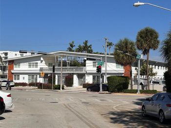 8080 Tatum Waterway Dr