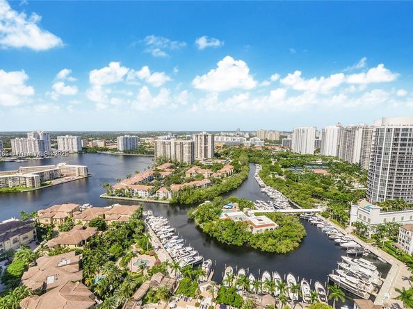 2000 Island Blvd 3009, Aventura FL 33160