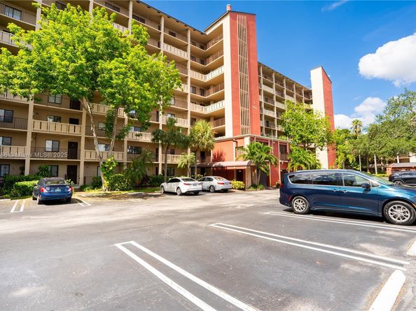 2206 S Cypress Bend Dr 305, Pompano Beach FL 33069