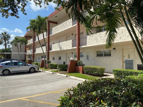 671 S Hollybrook Dr 104, Pembroke Pines FL 33025