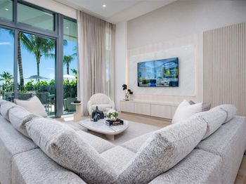 900 N Ocean Blvd
