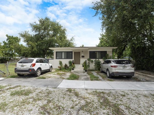 175 NW 68th St, Miami FL 33150