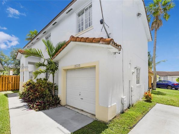 13723 SW 160th Ter, Miami FL 33177