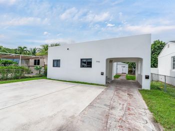 1946 NW 49th St