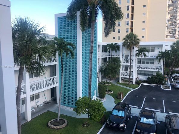 419 Golden Isles Dr 305, Hallandale Beach FL 33009