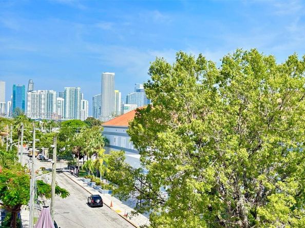 199 SW 12th Ave 410A, Miami FL 33130