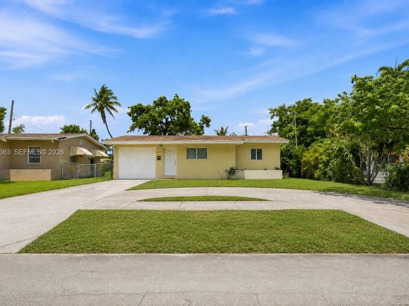 2439 Mayo St, Hollywood FL 33020